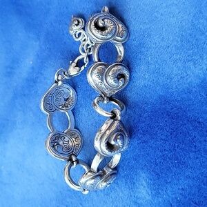 listing-status-banner